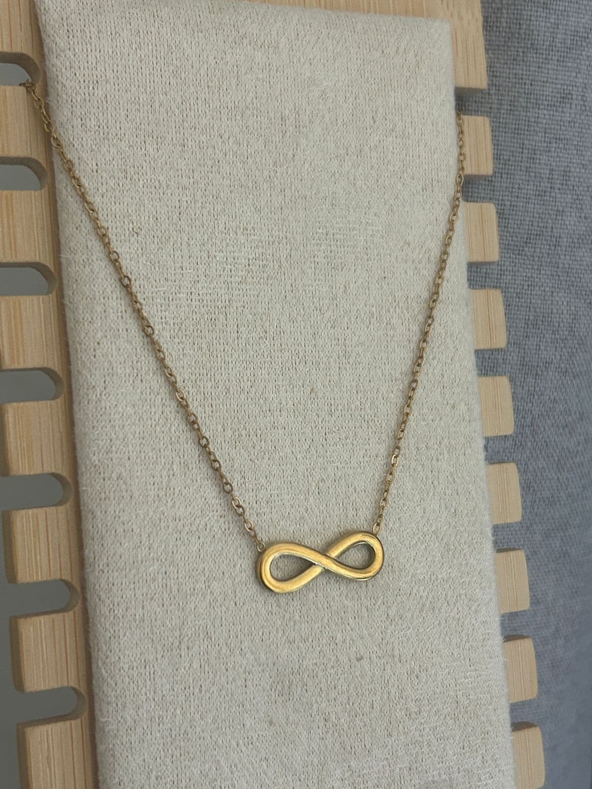 Cadenita infinito dorada de Soluna